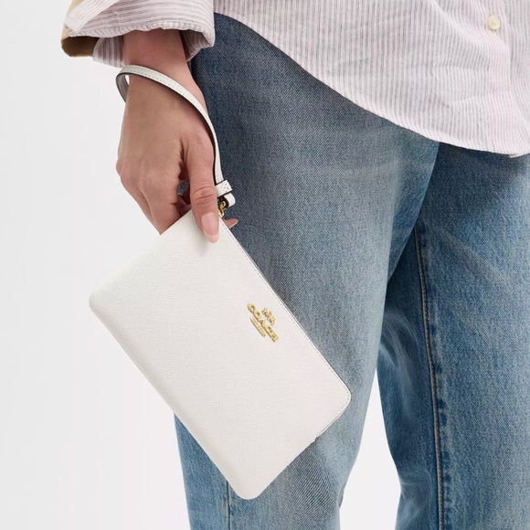 NEW Coach Large Corner Zip Wristlet Wallet Crossgrain Leather CV395 Chalk White - Picture 2 of 4